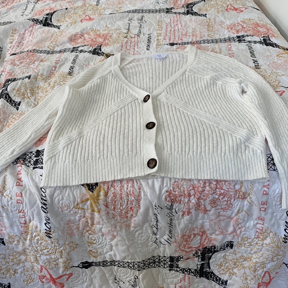 Time and Tru White Sweater Cardigan